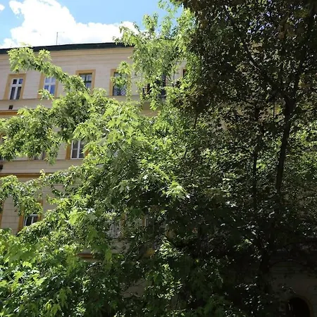 アパート Quiet At Synagogue