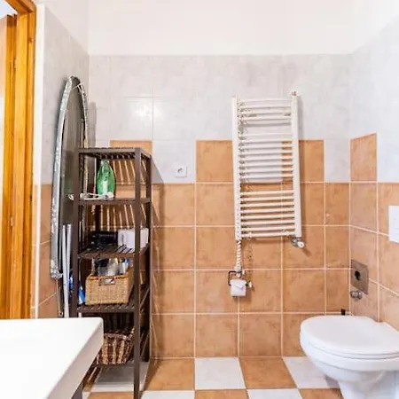 Quiet At Synagogue アパート *