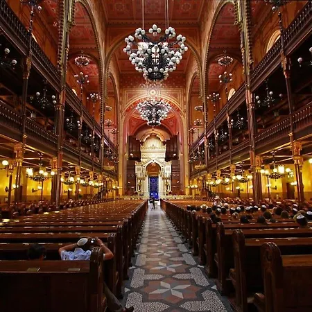Quiet At Synagogue Βουδαπέστη
