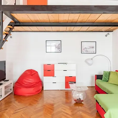 Quiet At Synagogue * Βουδαπέστη