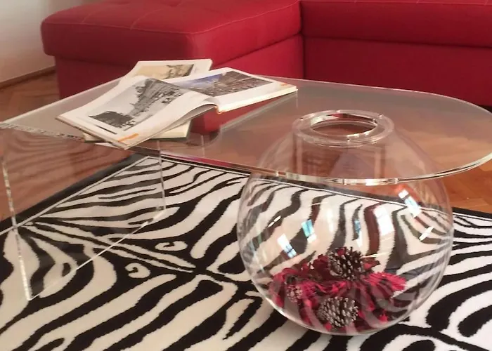 Quiet At Synagogue Apartament