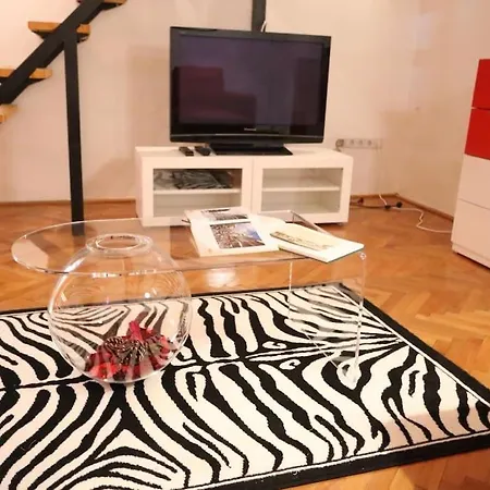 Quiet At Synagogue Appartement