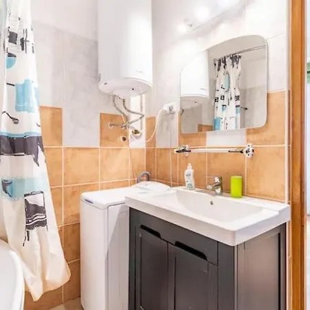 Quiet At Synagogue Appartement *