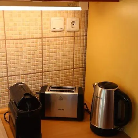 Quiet At Synagogue Appartement Boedapest